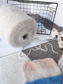 {{photo.Alt || photo.Description || 'Garfield (Pecci filati), 56% альпака, 32% меринос, 12% ПА, 100 г/240 м, белый лёд'}}